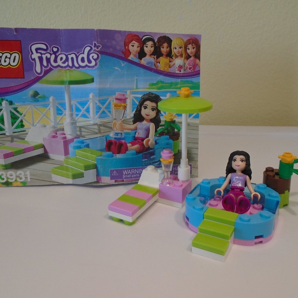 LEGO Friends 3931 Emma's Splash Pool **RETIRED**
